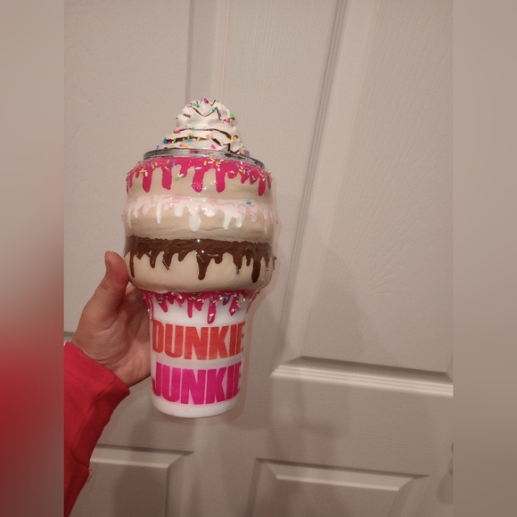 Dunkin Dunkie junkie 3d tumbler!!! - Picture 6 of 7